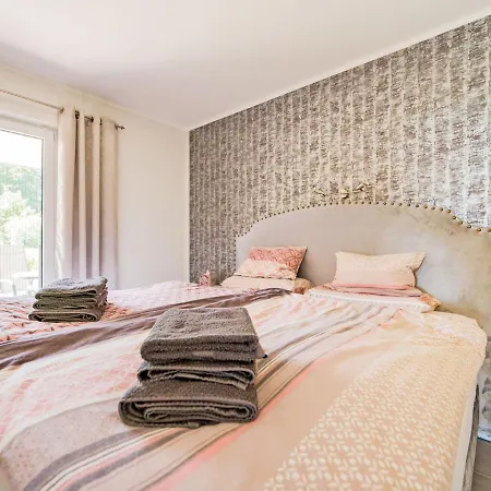 Apartman Charming In Weinsheim With Garden